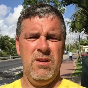 Meet your Posher, Larry